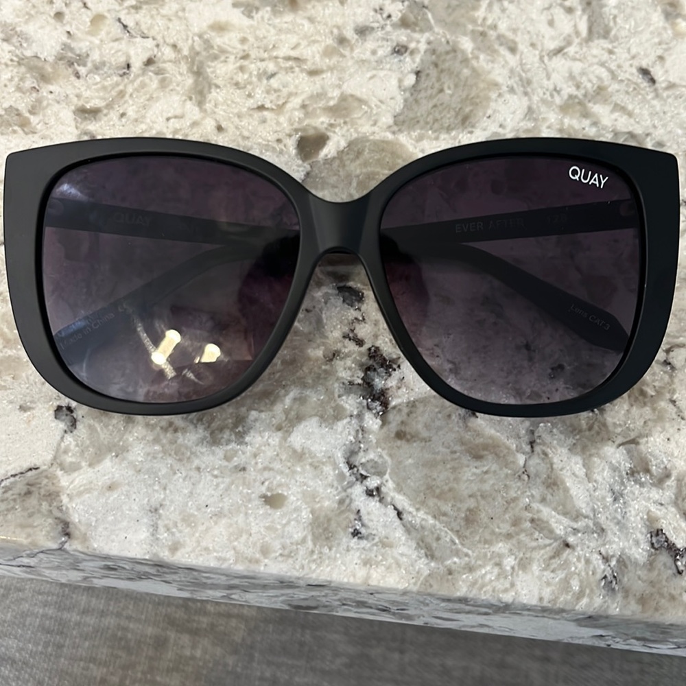 Quay sunnies